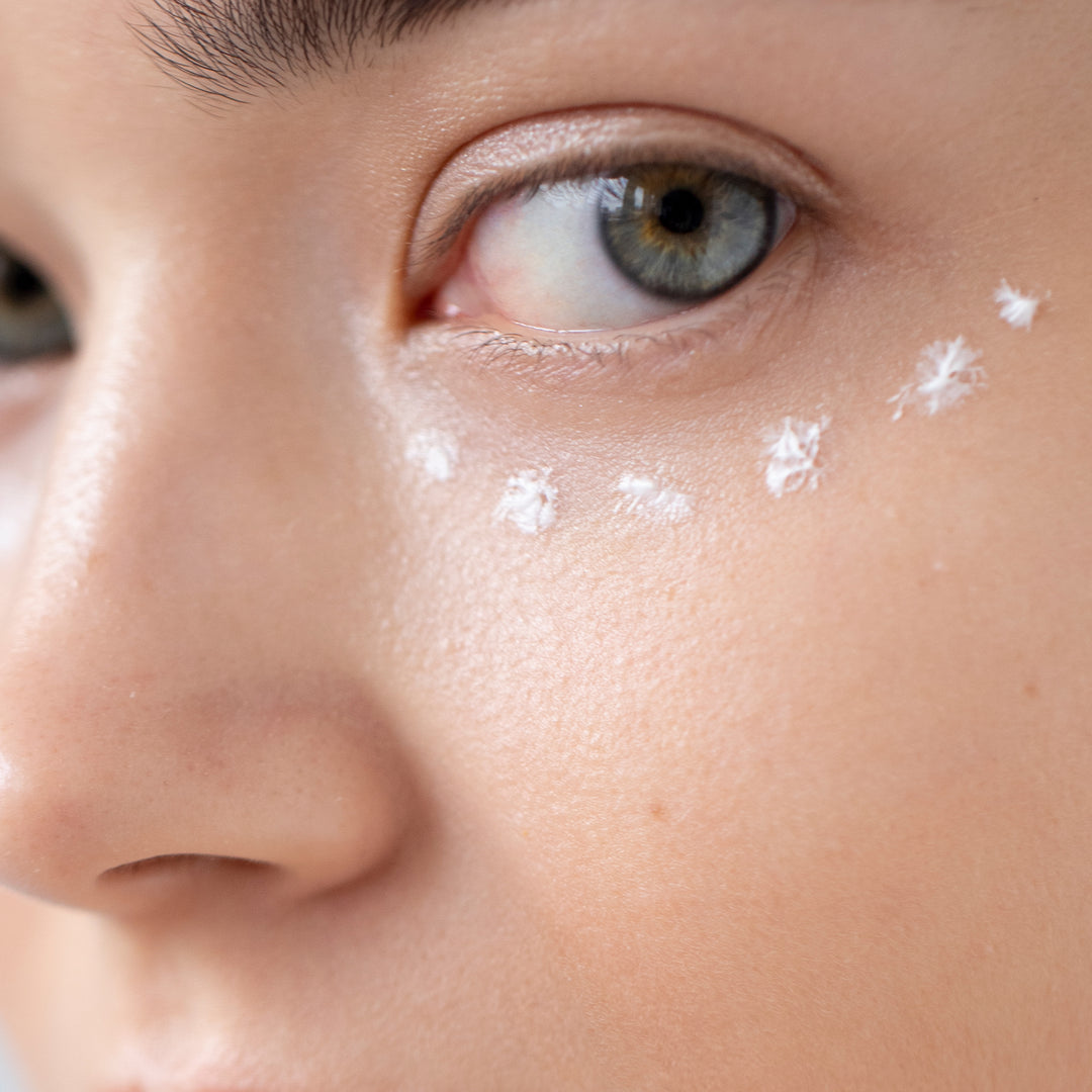 קרם עיניים להזנה ומיצוק | אלוורה וחומצה היאלורונית